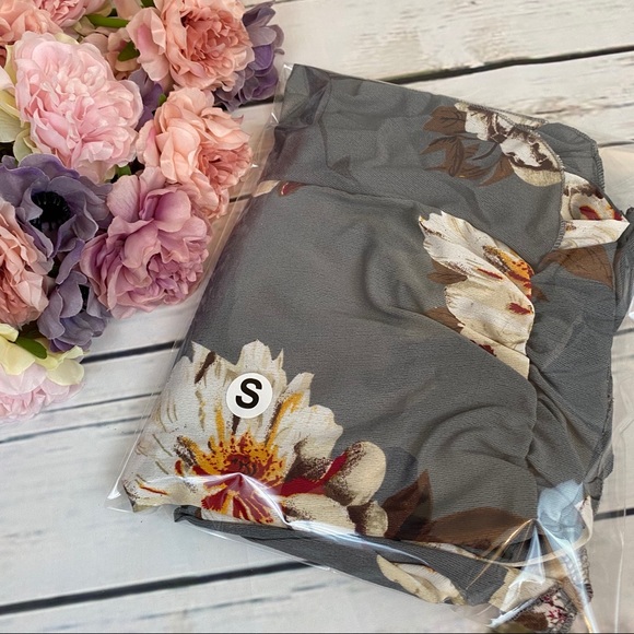 Boho Gray Floral Jumpsuit with Ruffled Sleeve - Picture 9 of 10